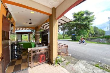 For Sale Double Storey Corner Shoplot Taman Kapar Setia, Klang.