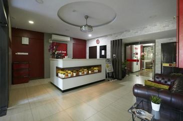 Facing main road well maintained nice Boutique Hotel near D'Pulze Mall, Cyberjaya