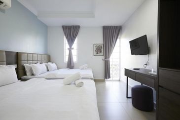 Facing main road well maintained nice Boutique Hotel near D'Pulze Mall, Cyberjaya