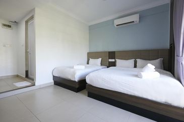 Facing main road well maintained nice Boutique Hotel near D'Pulze Mall, Cyberjaya