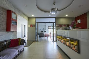 Facing main road well maintained nice Boutique Hotel near D'Pulze Mall, Cyberjaya