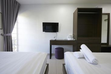 Facing main road well maintained nice Boutique Hotel near D'Pulze Mall, Cyberjaya