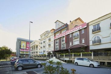 Facing main road well maintained nice Boutique Hotel near D'Pulze Mall, Cyberjaya
