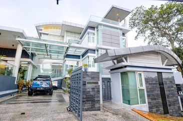 3.5 STOREY BUNGALOW COUNTRY HEIGHTS DAMANSARA