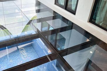 SETIA ALAM CORNER LOT DOUBLE STOREY HOUSE FULLY RENOVATED WITH SWIMMING POOL