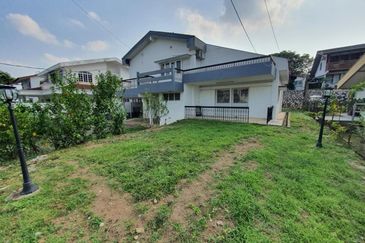 Double Storey Bungalow with Huge Garden in Section 14 Petaling Jaya 