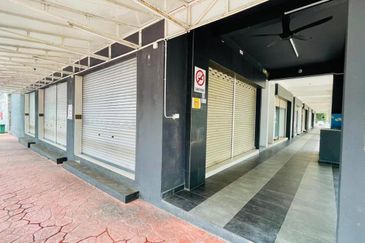 Corner 3 Storey Shoplot Facing Mainroad, Siera Park @ Ara Damansara