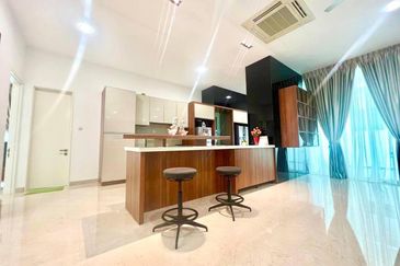 Fully Furnished 3.5 Storey Bungalow, Aspen Garden @ Cyberjaya