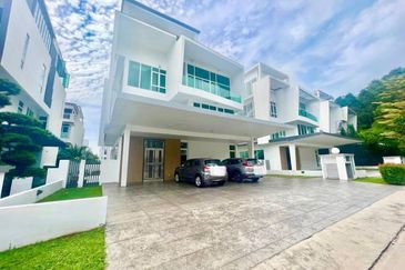 Fully Furnished 3.5 Storey Bungalow, Aspen Garden @ Cyberjaya