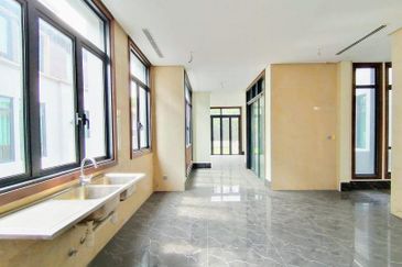 Renovated 3 Storey Bungalow Freehold 8310sf at Primo Enclave, Bukit Jelutong, Selangor