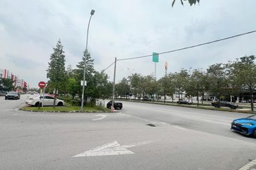 CORNER LOT 3 STOREY SHOPLOT, BSP VILLAGE FACING BSP21, Bandar Saujana Putra