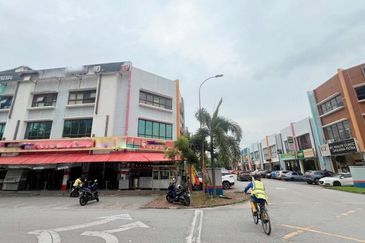 CORNER LOT 3 STOREY SHOPLOT, BSP VILLAGE FACING BSP21, Bandar Saujana Putra