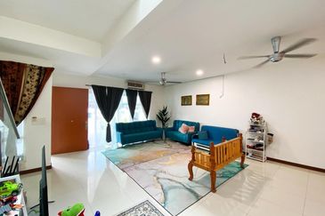 2 Storey Superlink Anggun 1, Setia Alam nearby Setia City Mall