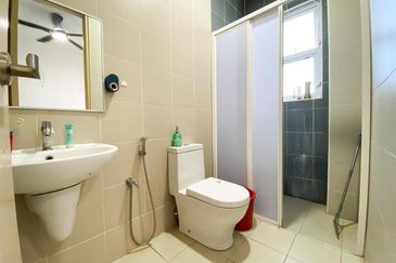 2 Storey Superlink Anggun 1, Setia Alam nearby Setia City Mall