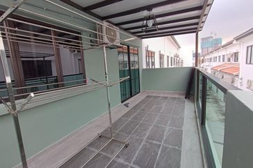 Setia Alam Double Storey House Extended Kitchen with Top Floor Balcony