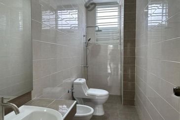 Triple Storey House Anjung Sari Setia Alam Shah Alam