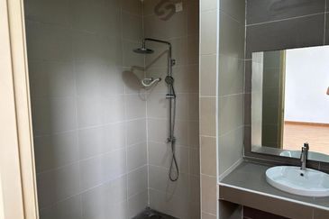 Triple Storey House Anjung Sari Setia Alam Shah Alam