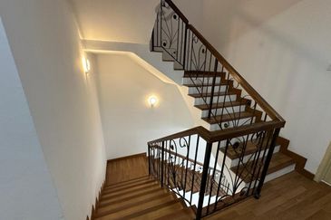 Triple Storey House Anjung Sari Setia Alam Shah Alam