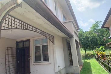End Lot Double Storey Terrace Precint 14, Putrajaya
