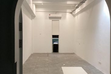 3.5 Storey Warehouse with Office For Rent @ Temasya Industrial Park, 