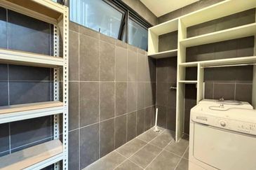 4-STOREY TOWNHOUSE KH VILLA @ SRI HARTAMAS