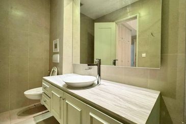 4-STOREY TOWNHOUSE KH VILLA @ SRI HARTAMAS