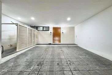 4-STOREY TOWNHOUSE KH VILLA @ SRI HARTAMAS