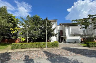 Bungalow 2.5 Storey House Bayu Selatan Seri Pilmoor Ara Damansara