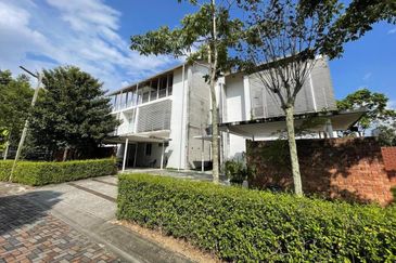 Bungalow 2.5 Storey House Bayu Selatan Seri Pilmoor Ara Damansara