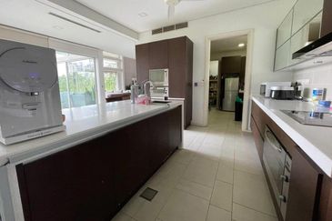 Bungalow 2.5 Storey House Bayu Selatan Seri Pilmoor Ara Damansara