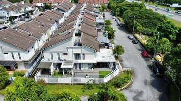 Corner Lot Renovated 2-Storey Linkhouse Facing Open @ Jalan Zapin ...