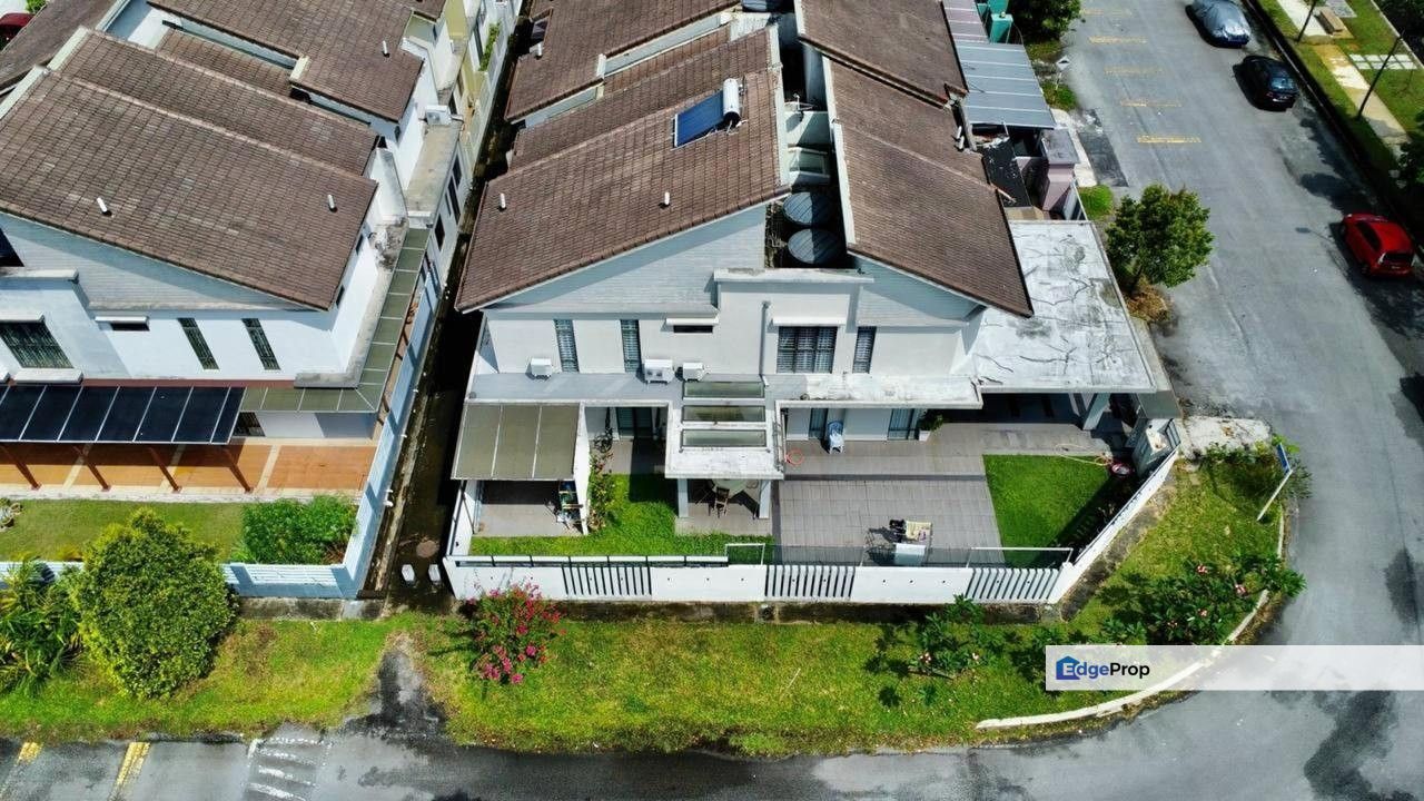 Corner Lot Renovated 2-Storey Linkhouse Facing Open @ Jalan Zapin ...