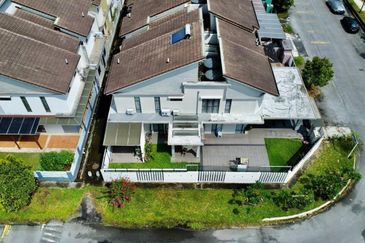 Corner Lot Renovated 2-Storey Linkhouse Facing Open @ Jalan Zapin, Bandar Bukit Raja, Klang