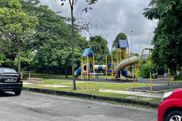 Corner Lot Renovated 2-Storey Linkhouse Facing Open @ Jalan Zapin, Bandar Bukit Raja, Klang