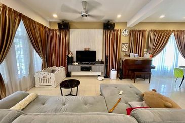 Corner Lot Renovated 2-Storey Linkhouse Facing Open @ Jalan Zapin, Bandar Bukit Raja, Klang