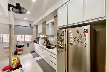 Corner Lot Renovated 2-Storey Linkhouse Facing Open @ Jalan Zapin, Bandar Bukit Raja, Klang