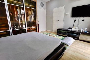 Corner Lot Renovated 2-Storey Linkhouse Facing Open @ Jalan Zapin, Bandar Bukit Raja, Klang