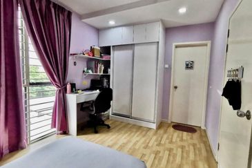 Corner Lot Renovated 2-Storey Linkhouse Facing Open @ Jalan Zapin, Bandar Bukit Raja, Klang