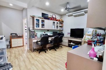 Corner Lot Renovated 2-Storey Linkhouse Facing Open @ Jalan Zapin, Bandar Bukit Raja, Klang