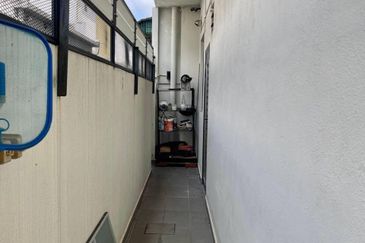 Corner Lot Renovated 2-Storey Linkhouse Facing Open @ Jalan Zapin, Bandar Bukit Raja, Klang