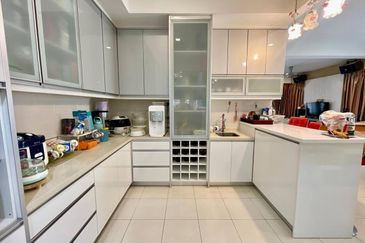 Corner Lot Renovated 2-Storey Linkhouse Facing Open @ Jalan Zapin, Bandar Bukit Raja, Klang