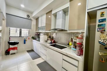 Corner Lot Renovated 2-Storey Linkhouse Facing Open @ Jalan Zapin, Bandar Bukit Raja, Klang