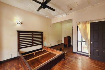 Double Storey Linked House, Jalan Birai @ Bukit Jelutong, Shah Alam