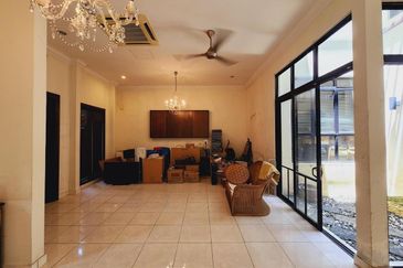 Double Storey Linked House, Jalan Birai @ Bukit Jelutong, Shah Alam