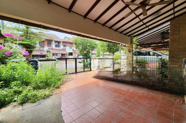 Double Storey Linked House, Jalan Birai @ Bukit Jelutong, Shah Alam