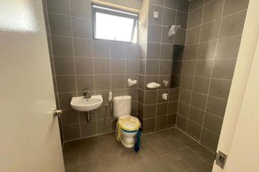 Corner Lot 2-Storey Link House, Jalan Ulek Mayang, Bandar Bukit Raja, Klang, Selangor