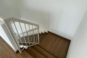 Corner Lot 2-Storey Link House, Jalan Ulek Mayang, Bandar Bukit Raja, Klang, Selangor