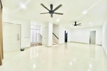 Renovated 2.5-Storey Hyperlink House, Duta Villa @ Presint 14, Putrajaya