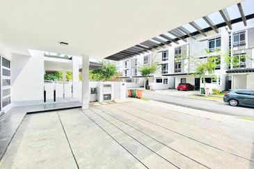 Renovated 2.5-Storey Hyperlink House, Duta Villa @ Presint 14, Putrajaya