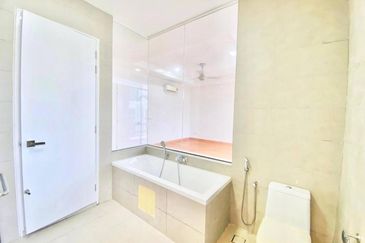 Renovated 2.5-Storey Hyperlink House, Duta Villa @ Presint 14, Putrajaya